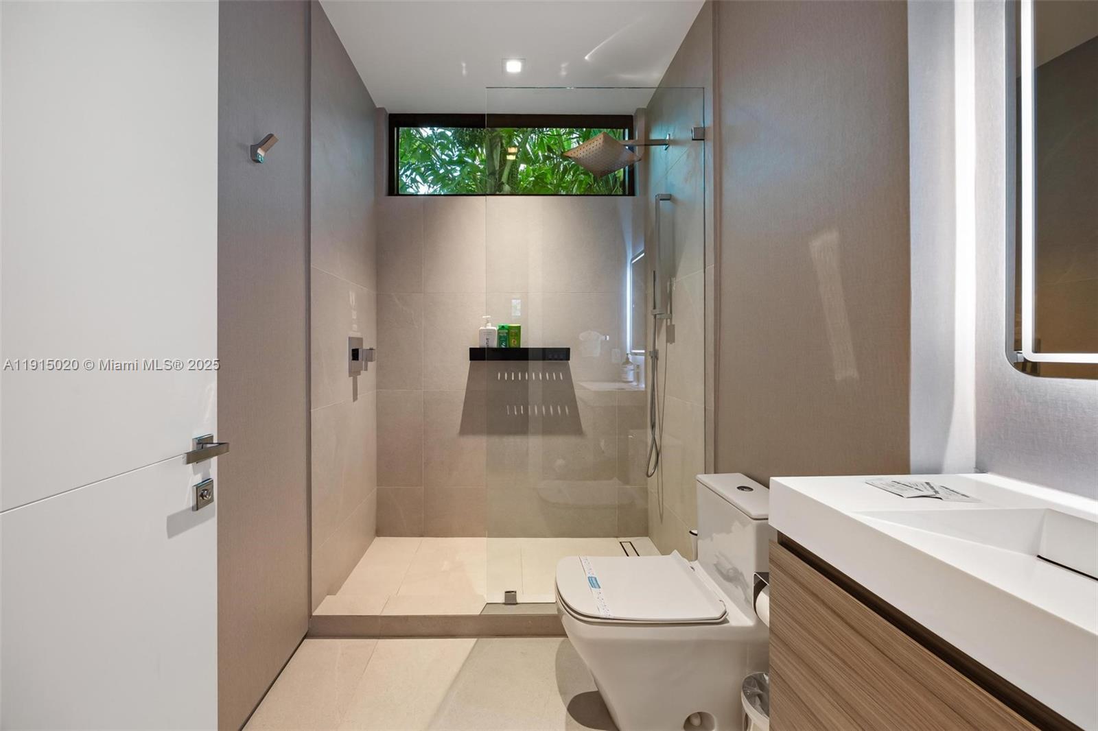 HOLLEMAN PARK - Residential Lease