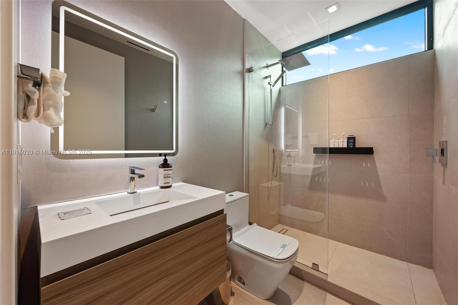 HOLLEMAN PARK - Residential Lease