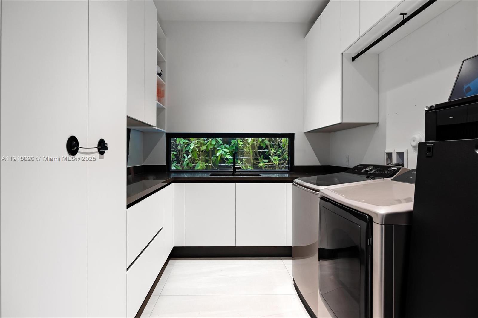 HOLLEMAN PARK - Residential Lease