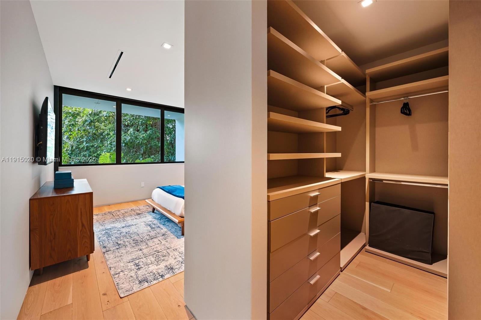 HOLLEMAN PARK - Residential Lease