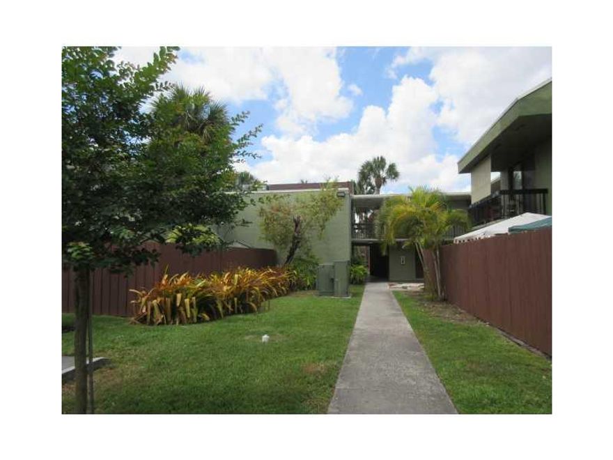 Spacious & well-kept 1/1 condo located within close proximity of major highways, shopping malls, and excellent school district. The community of Captiva Lakes Villas offers pool areas & clubhouse. The building & grounds are meticulously maintained and hav e 24 hr. security Easy to show! This is a Fannie Mae HomePath Property.