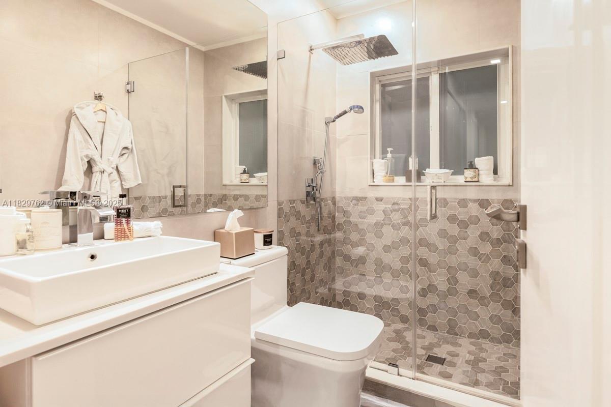 CORAL GABLES RIVIERA SEC - Residential Lease