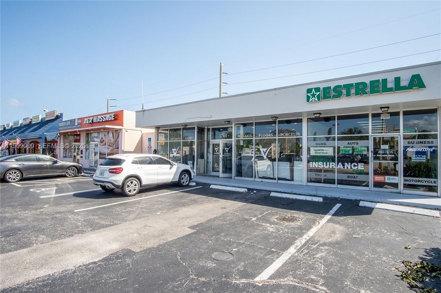 Excellent opportunity with high visibility. Easy access just 1-6 miles to I-95, Turnpike, Federal Highway & The
Beaches. Located on highly traveled Commercial Boulevard, just west of US-1 and only 2 miles to the beaches.
Household Income in 1 mile radius =$82,246 as per IMAPP. Travelers will not miss it on the way coming from I-95
to the ocean. Plenty of parking in the front and rear. Unit 1 - 1020 sq ft leased to Estrella Insurance until 2029
Unit 2 - 2612 sq ft is VACANT.