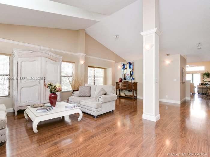 COUNTRYS POINT - Residential Lease