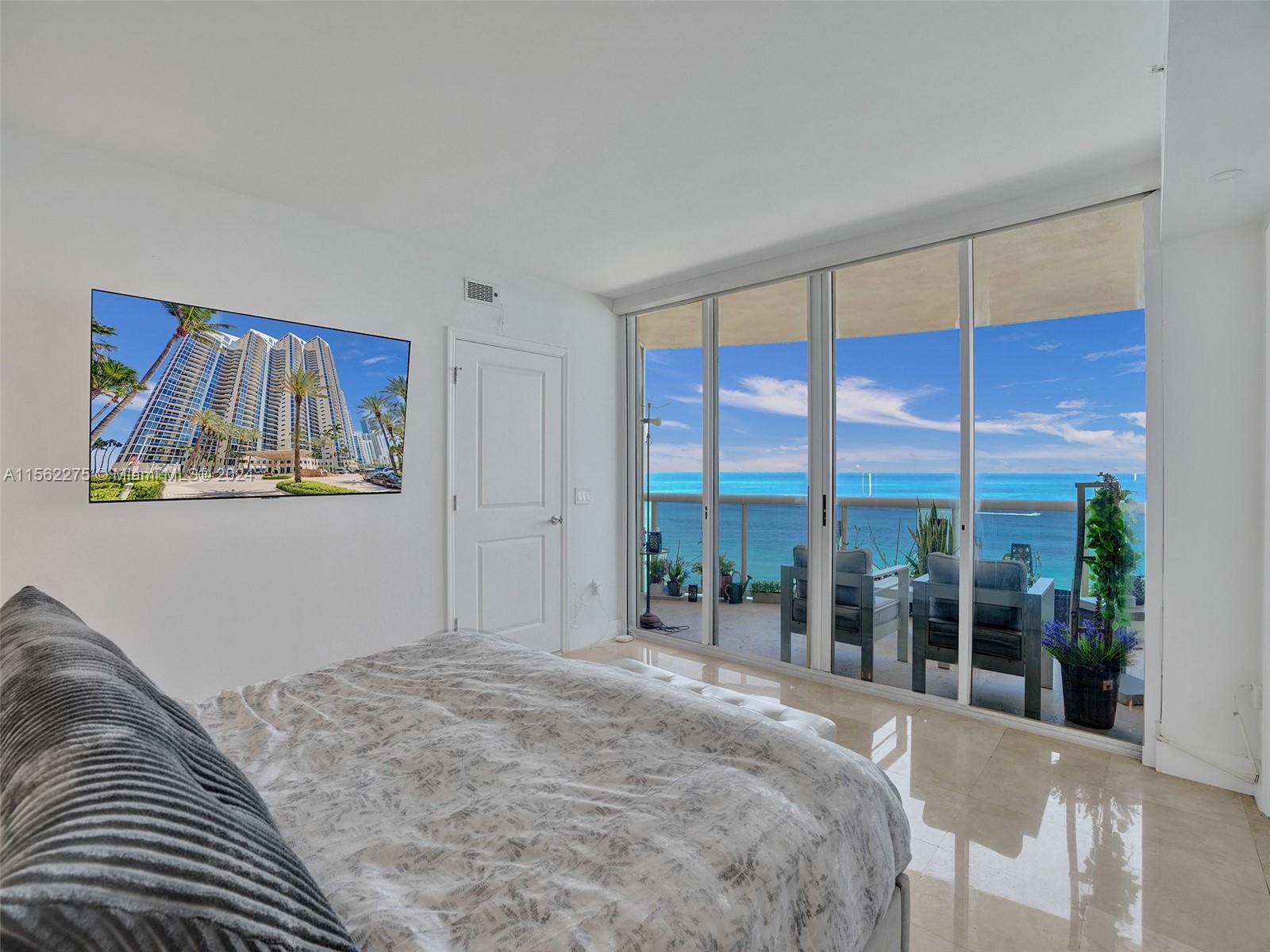 THE PINNACLE CONDO - Residential
