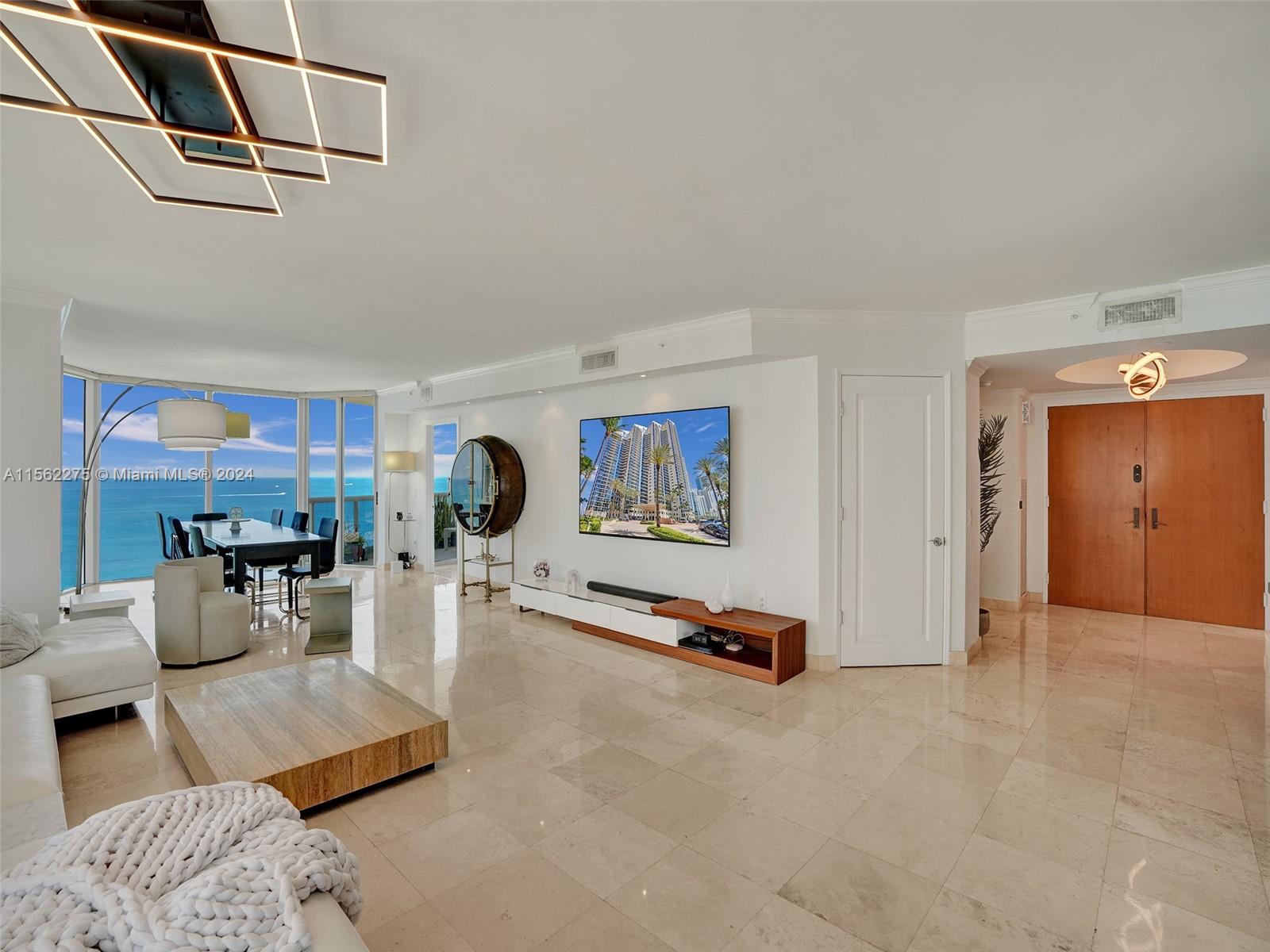 THE PINNACLE CONDO - Residential
