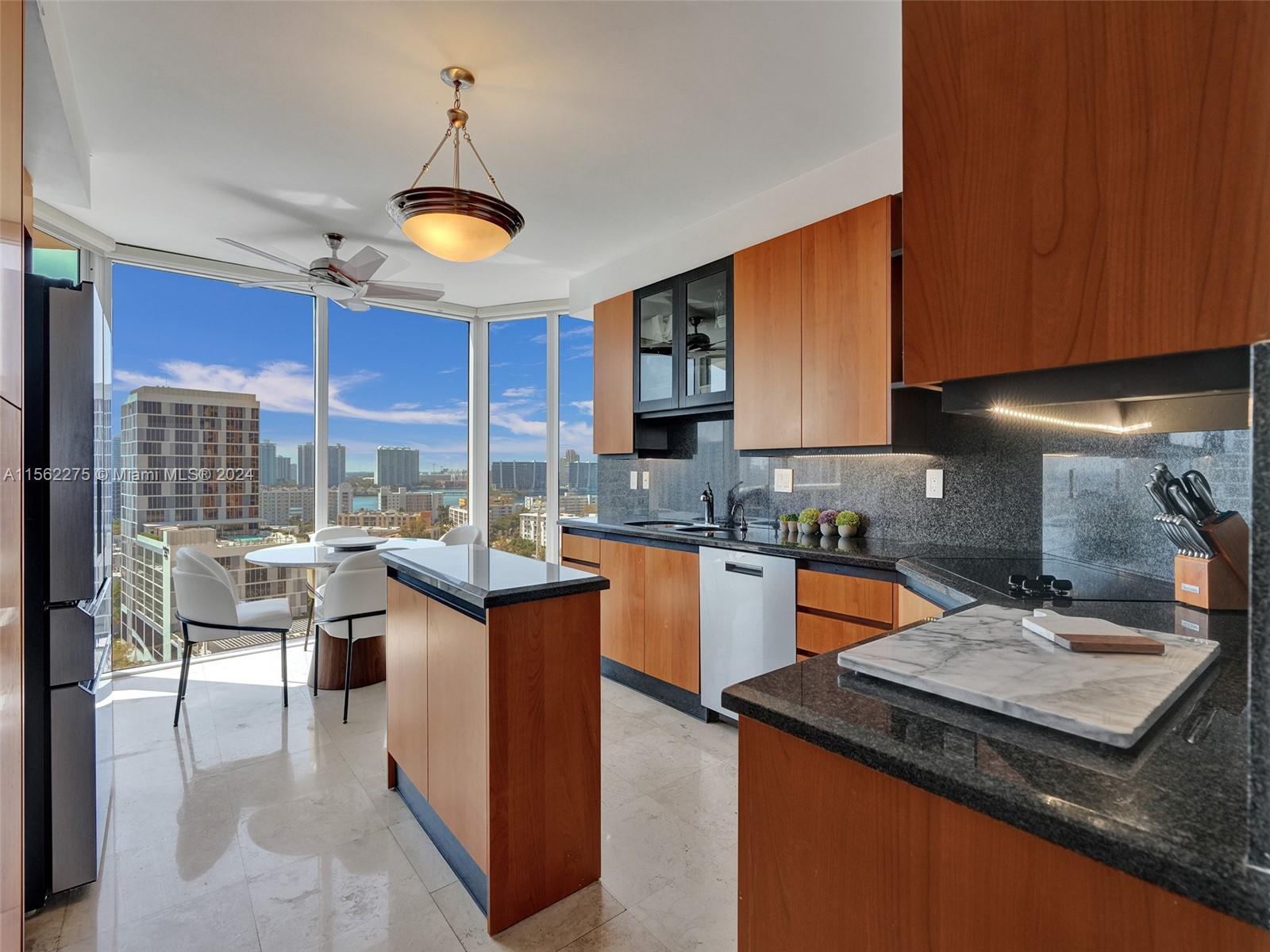 THE PINNACLE CONDO - Residential