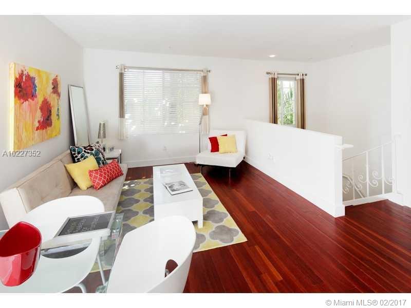 BEAUTIFUL 1BED/1BATH(unfurnished) IN THE HEART OF SOUTH BEACH, NEWLY REMODELED WITH WOOD FLOOR AND TILES. 1 GATED PARKING SPACE INCLUDED. 1 BLOCK AWAY FROM FLAMINGO PARK AND 2MIN WALKING DISTANCE FROM WHOLEFOODS AND WALLGREENS. GATED BUILDING IN A VERY SAFE AREA. CALL AGENT FOR SHOWING.