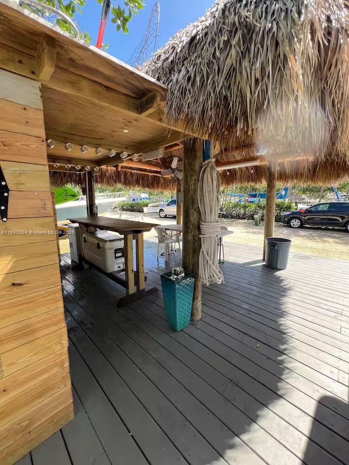 MANATEE BAY CLUB - Land