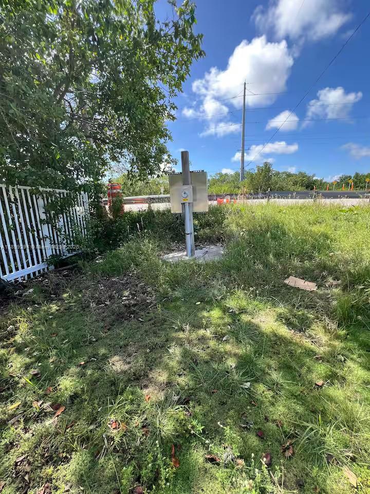 MANATEE BAY CLUB - Land