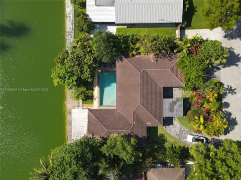 Single Family Residence in South Miami FL 5700 63rd Ct 1.jpg