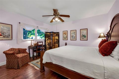 Single Family Residence in South Miami FL 5700 63rd Ct 14.jpg