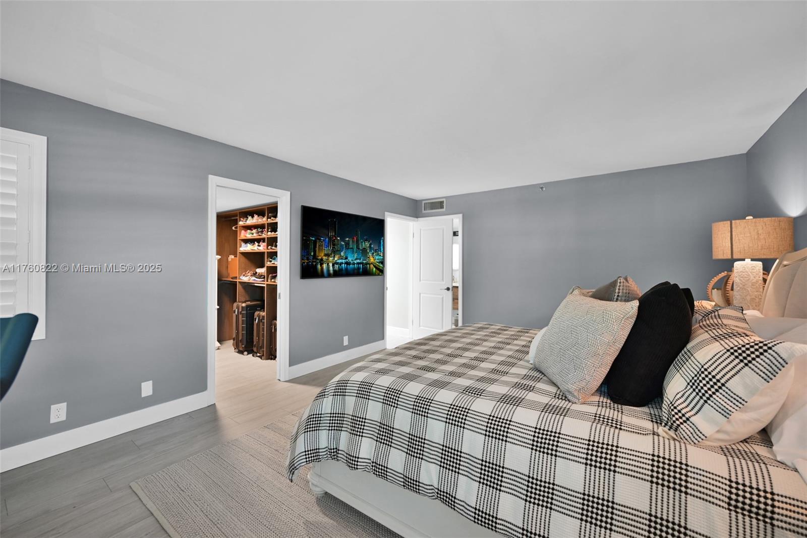 EVERGLADES OF NORTH PALM - Residential Lease