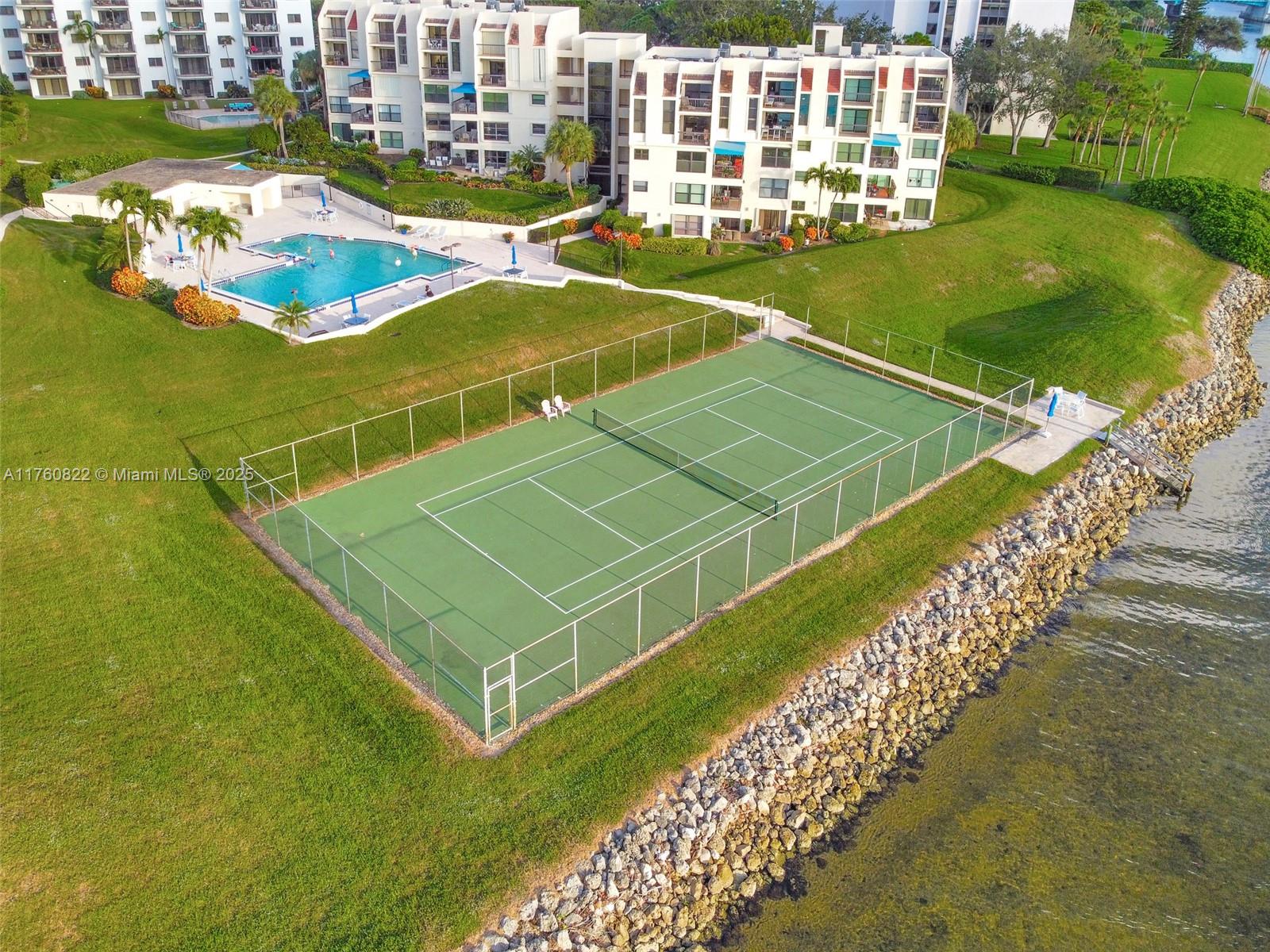 EVERGLADES OF NORTH PALM - Residential Lease