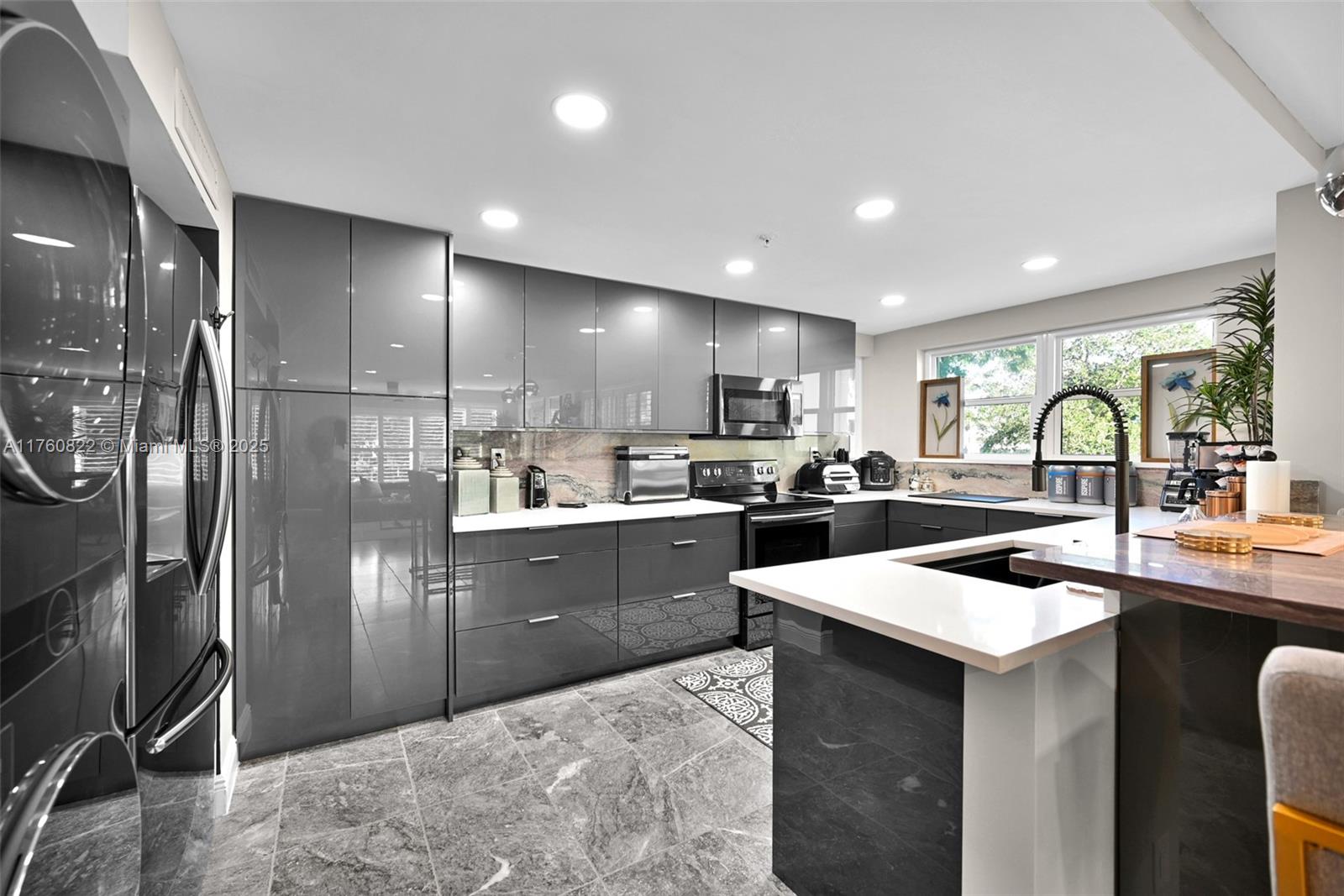 EVERGLADES OF NORTH PALM - Residential Lease