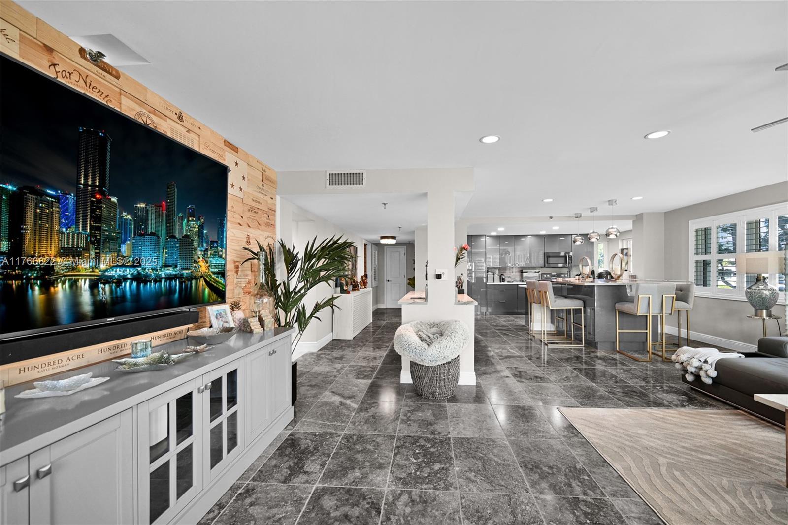 EVERGLADES OF NORTH PALM - Residential Lease