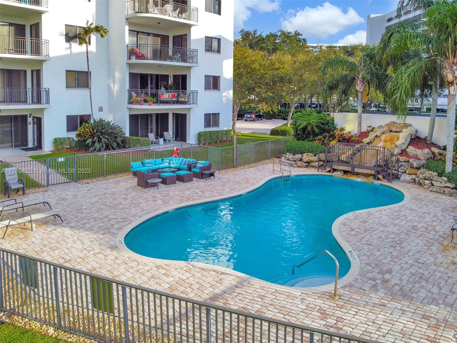 EVERGLADES OF NORTH PALM - Residential Lease