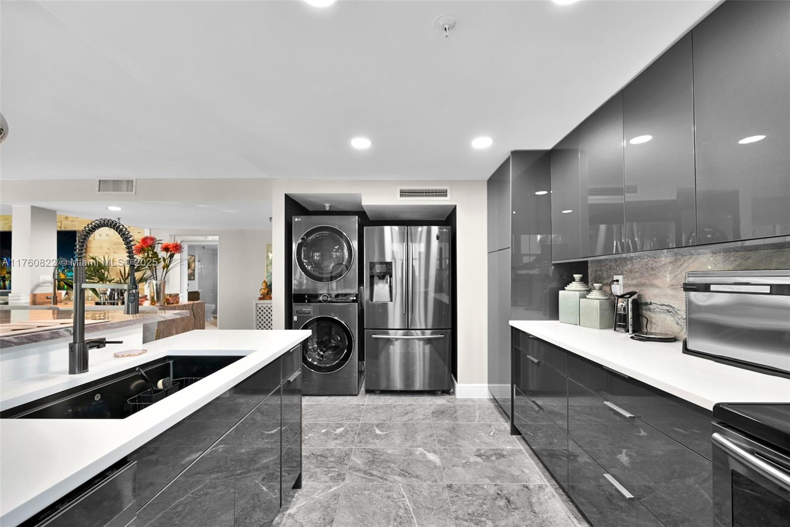 EVERGLADES OF NORTH PALM - Residential Lease