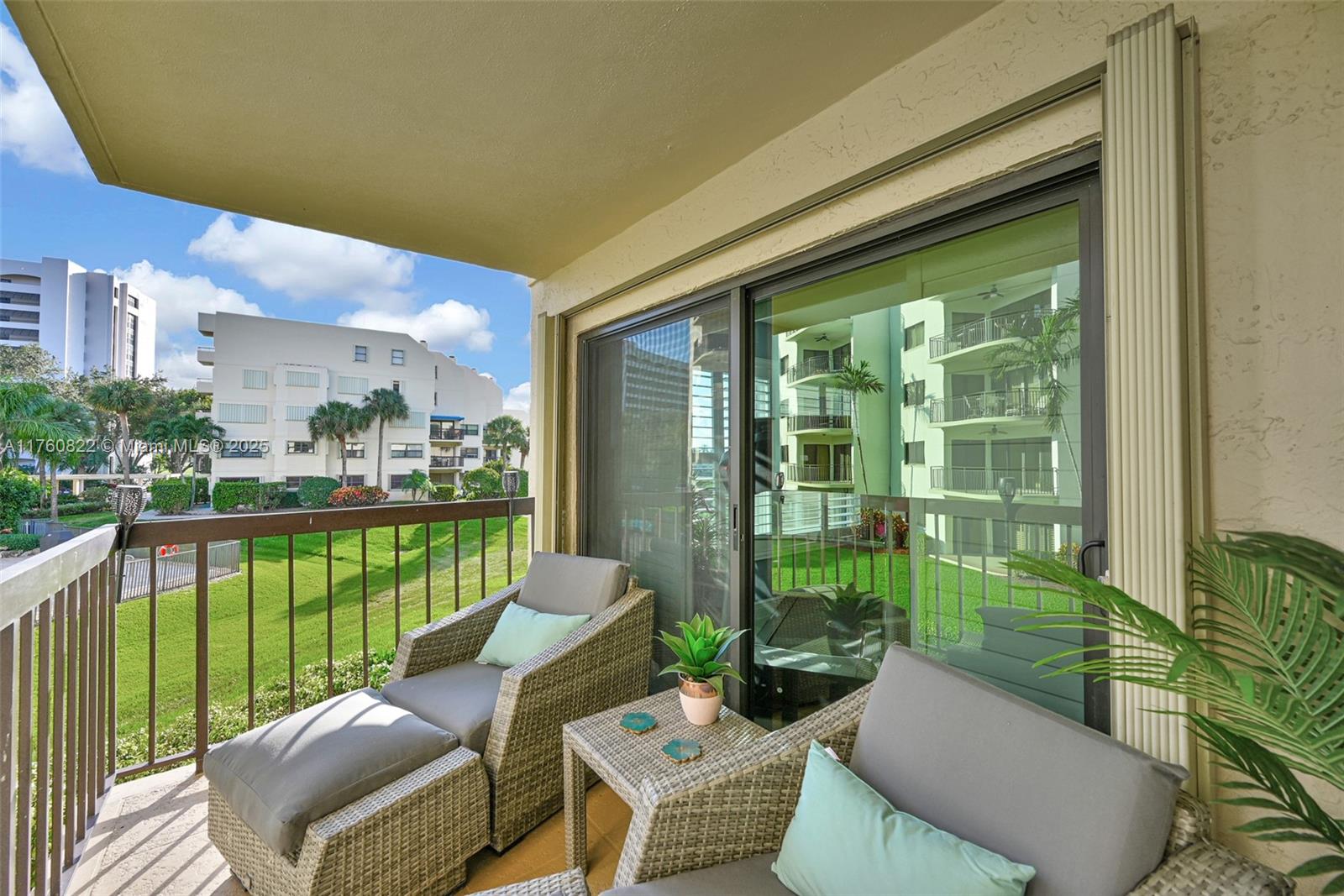 EVERGLADES OF NORTH PALM - Residential Lease