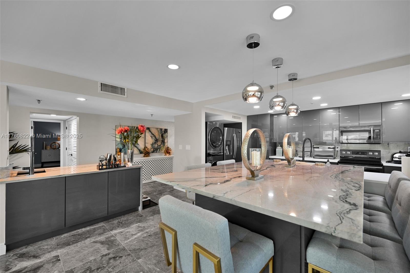 EVERGLADES OF NORTH PALM - Residential Lease
