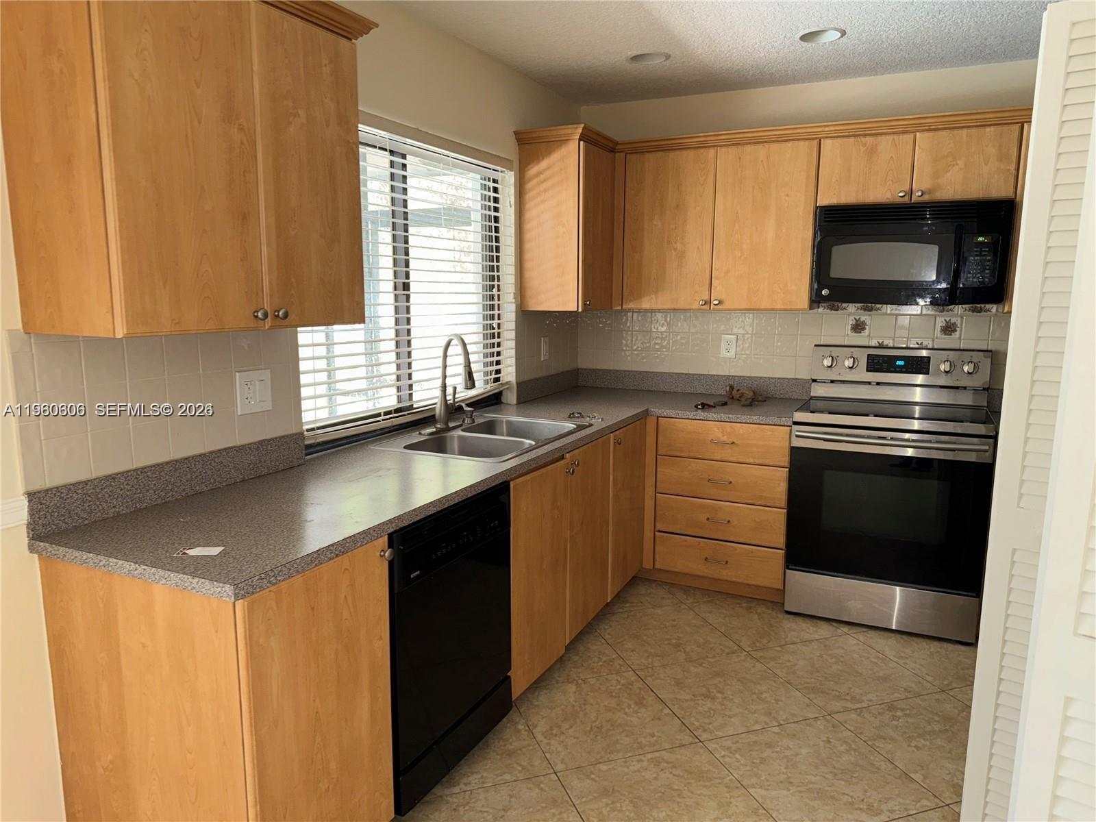 BOCA CHASE SEC 5 - Residential