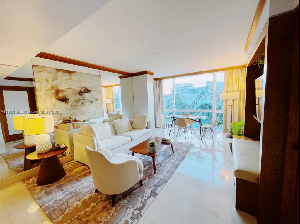 6801 Collins Ave 315