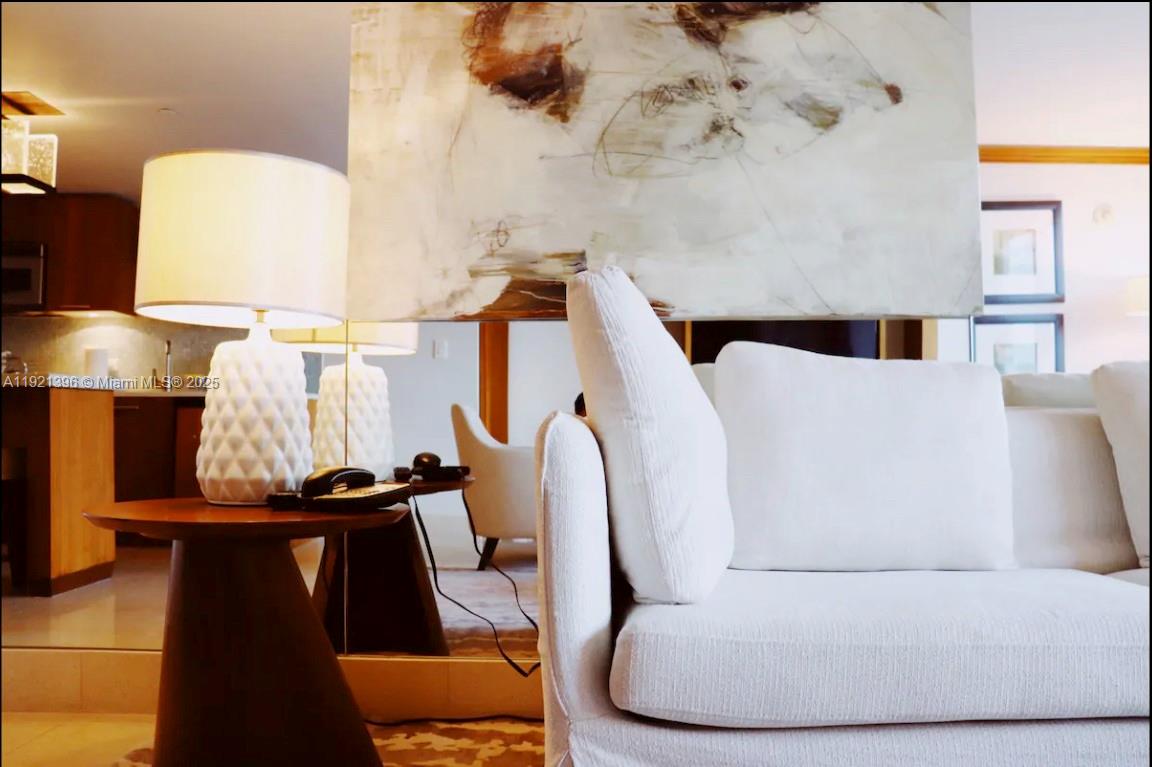 6801 Collins Ave 315