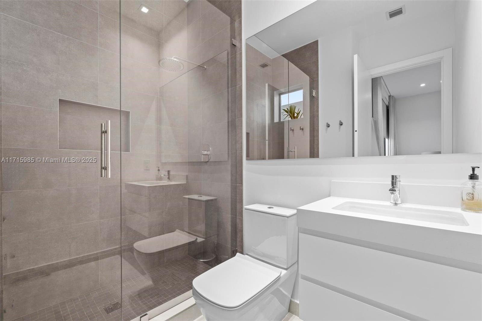 GRAND FLORIDIAN ESTATES - Residential