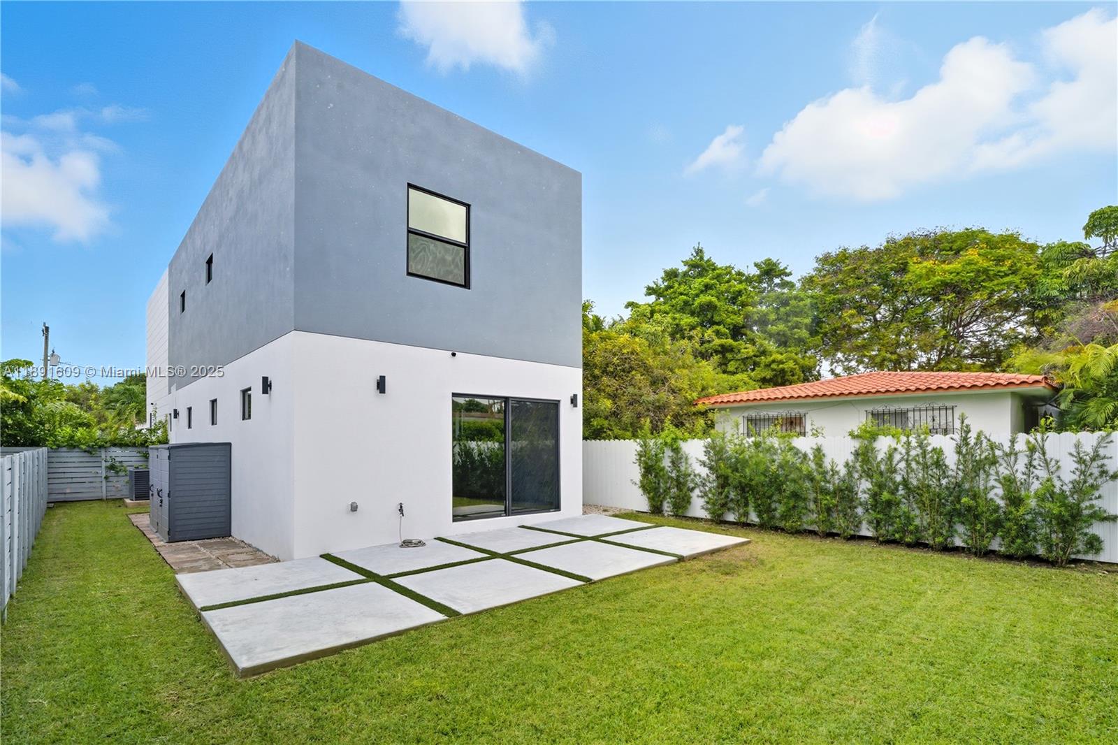 GRAPELAND - Residential