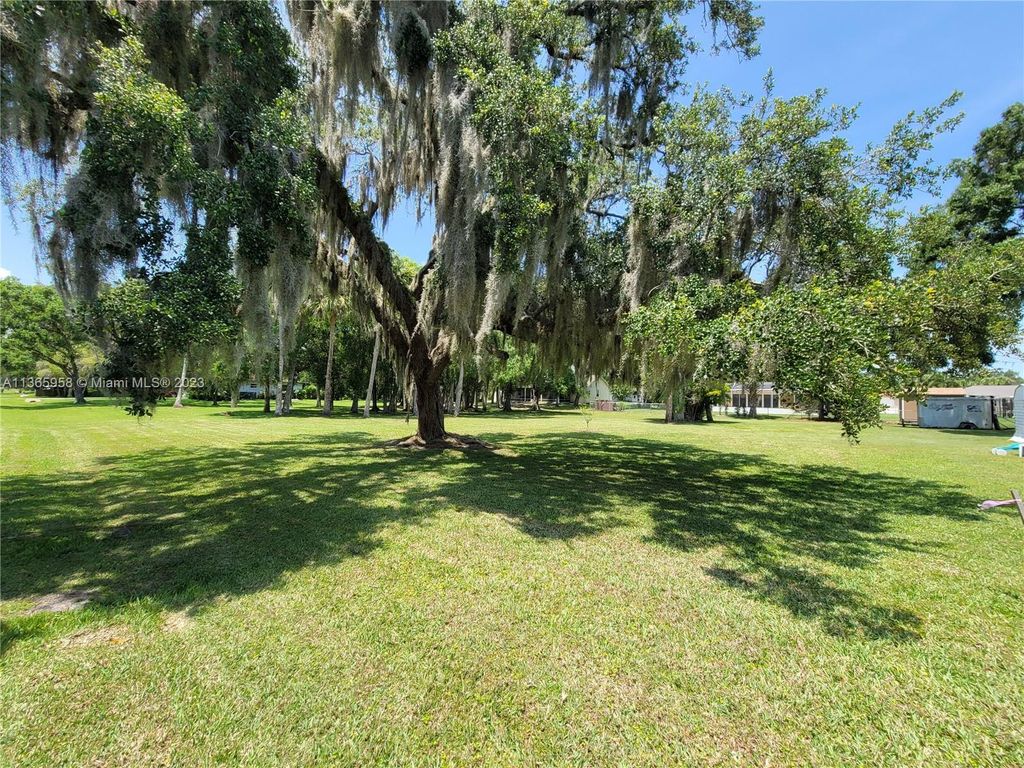 Photo of 7702 Lakeland Blvd, Fort Pierce, FL 34951 (MLS # A11365958)