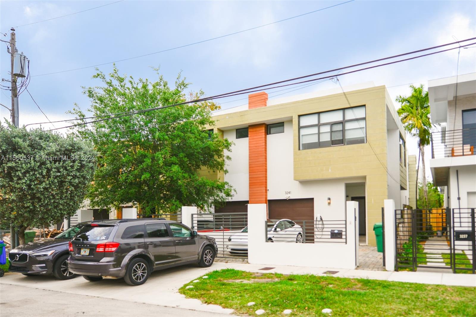 Rental Property at 3241 Percival Ave 3241, Miami, Broward County, Florida - Bedrooms: 3 
Bathrooms: 4  - $9,000 MO.