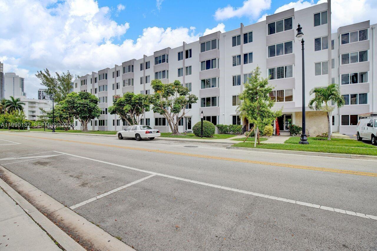 CARIBBEAN BREEZE CONDO - Residential
