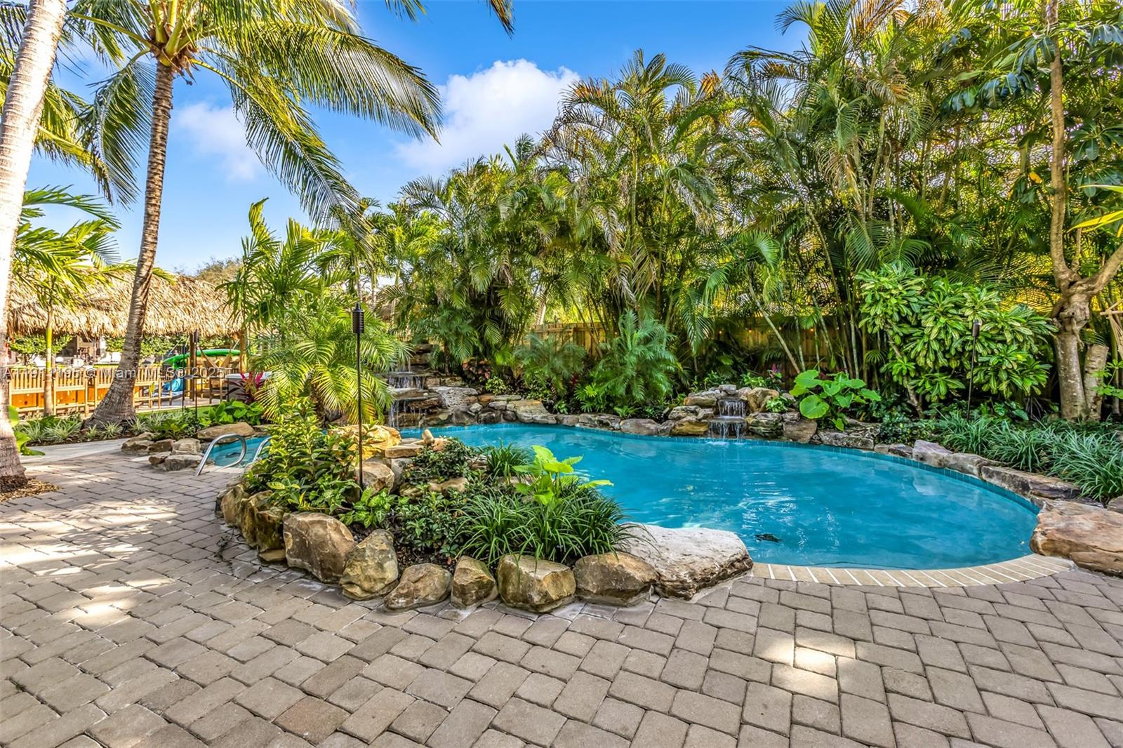 RIVER RIDGE - Residential