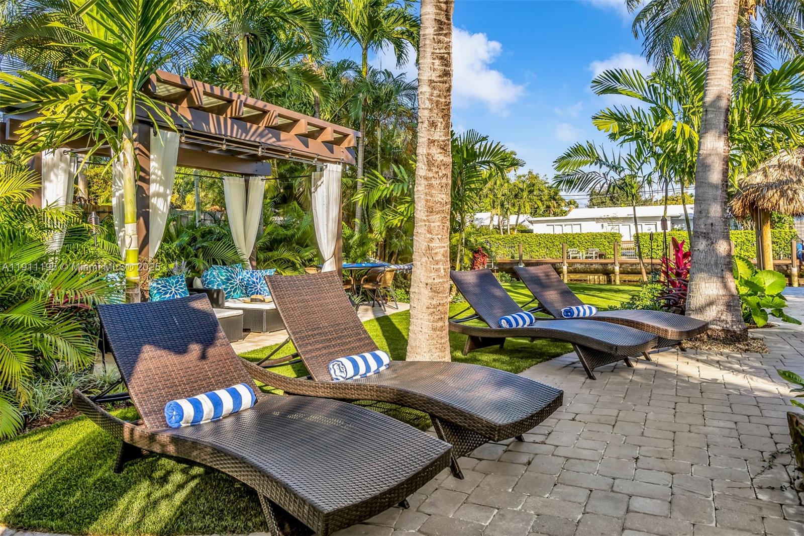 RIVER RIDGE - Residential