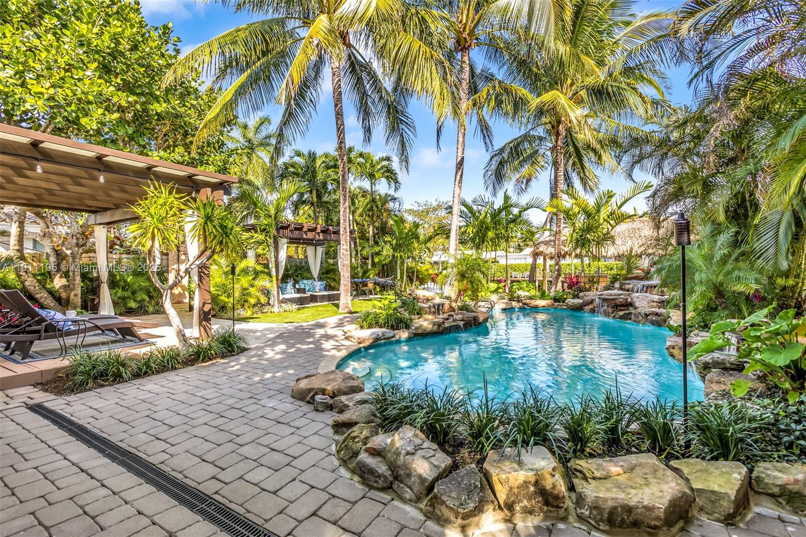 RIVER RIDGE - Residential