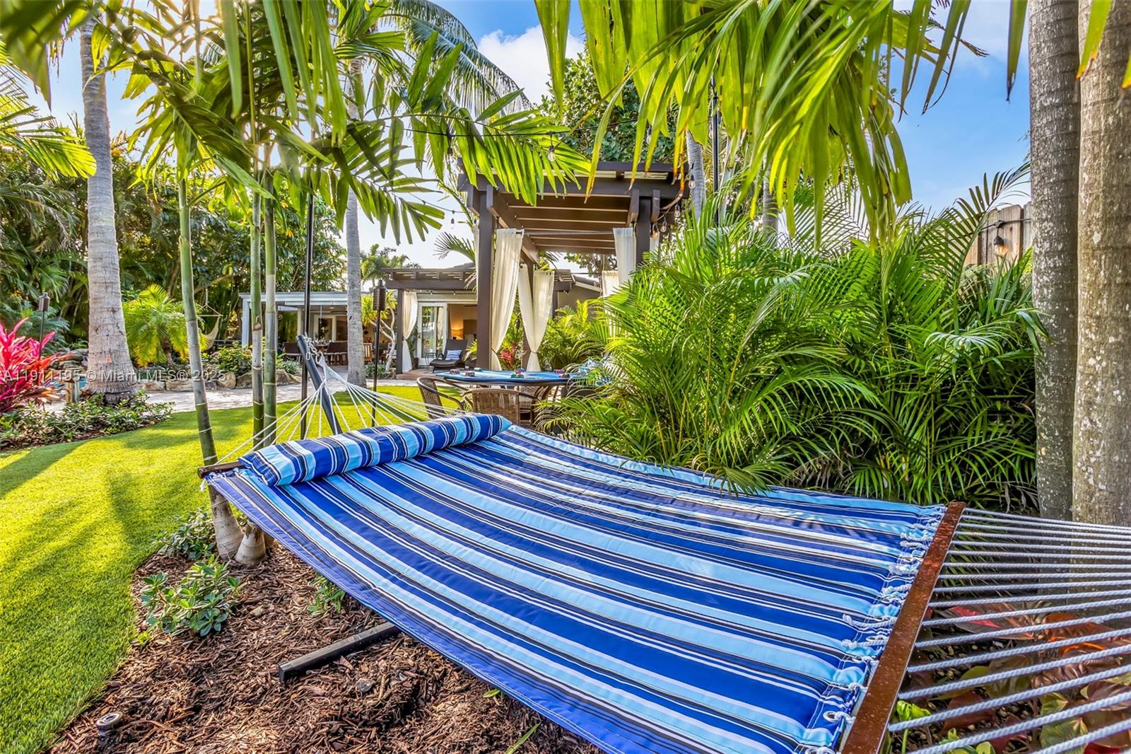 RIVER RIDGE - Residential