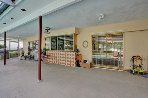 Single Family Residence in Hollywood FL 3800 36th Ave 10.jpg