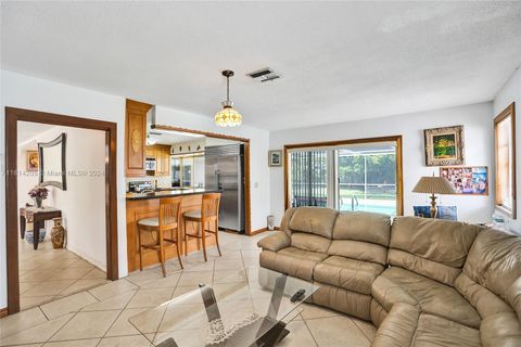 Single Family Residence in Hollywood FL 3800 36th Ave 15.jpg