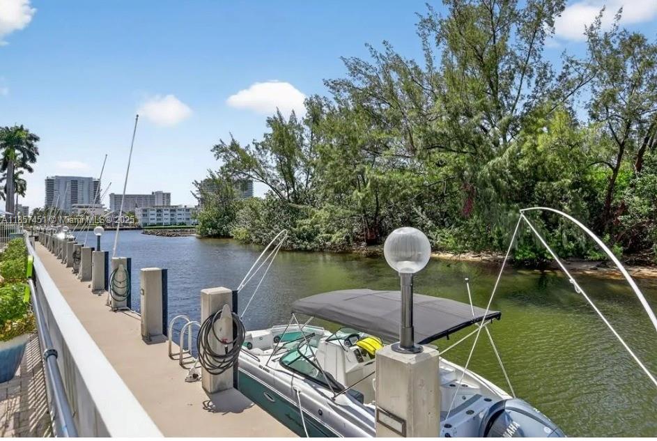 CASA LA QUINTA CONDO - Residential