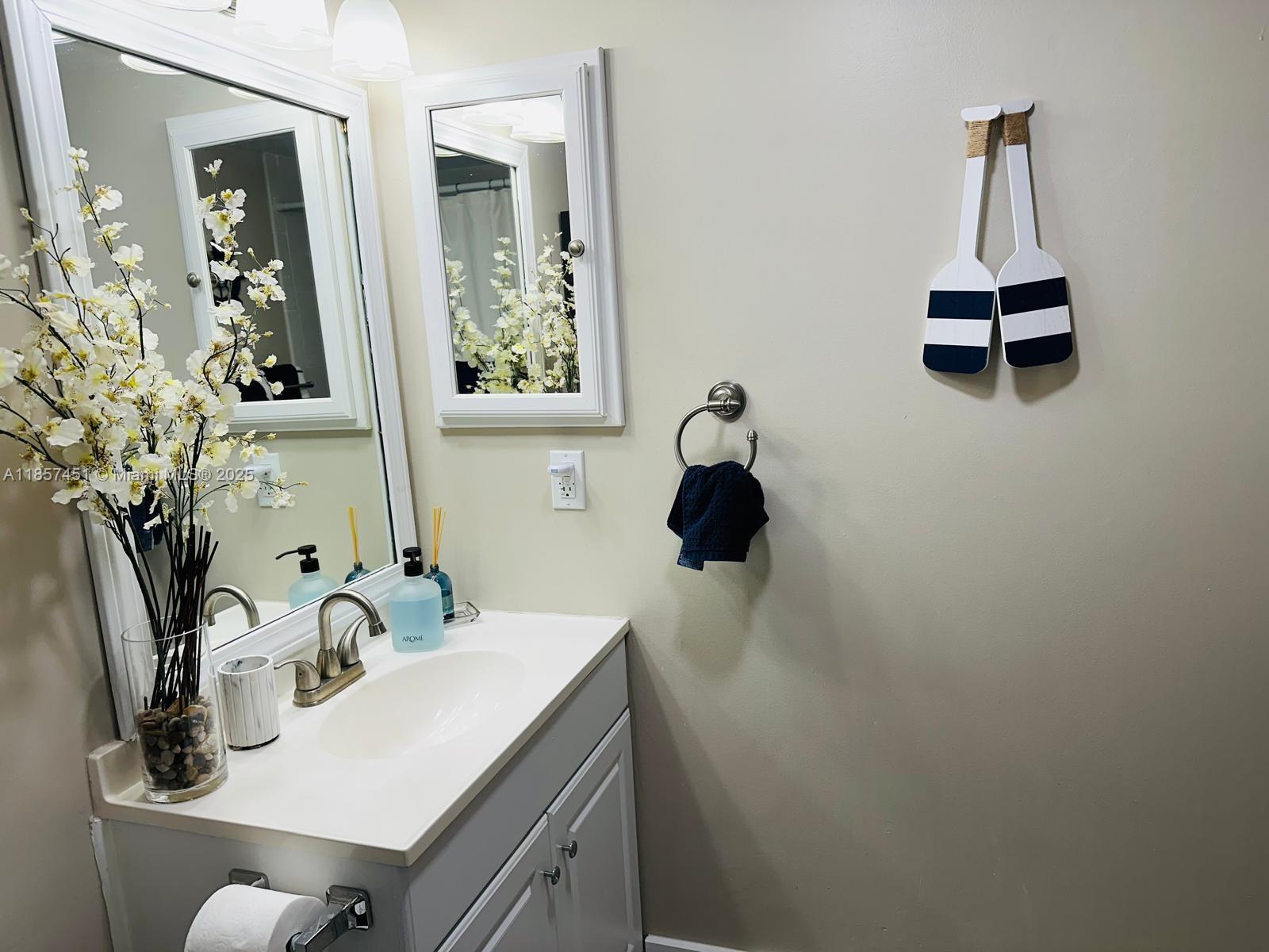 CASA LA QUINTA CONDO - Residential