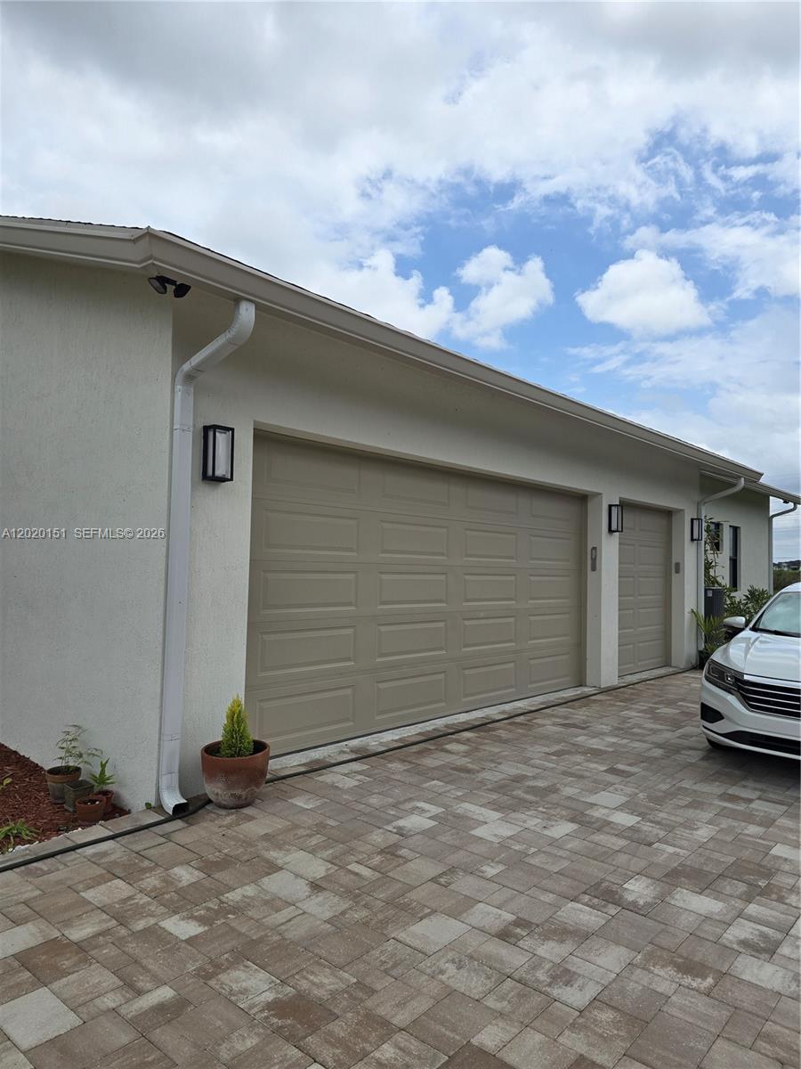 19860 Skyhawk Ln