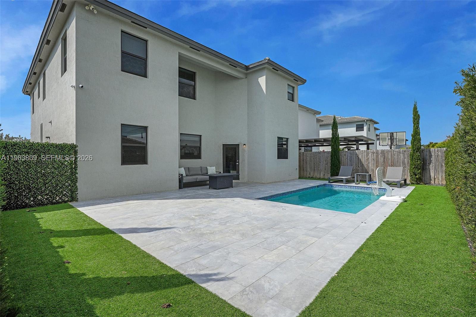 PINE ISLE - Residential