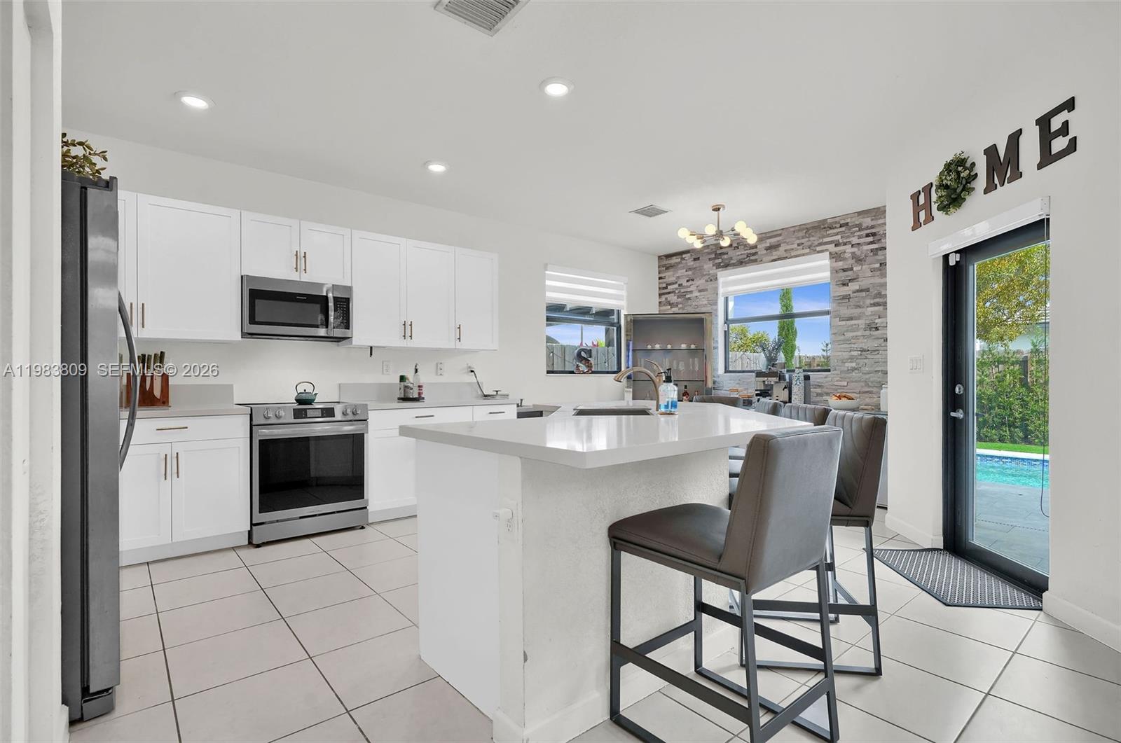 PINE ISLE - Residential