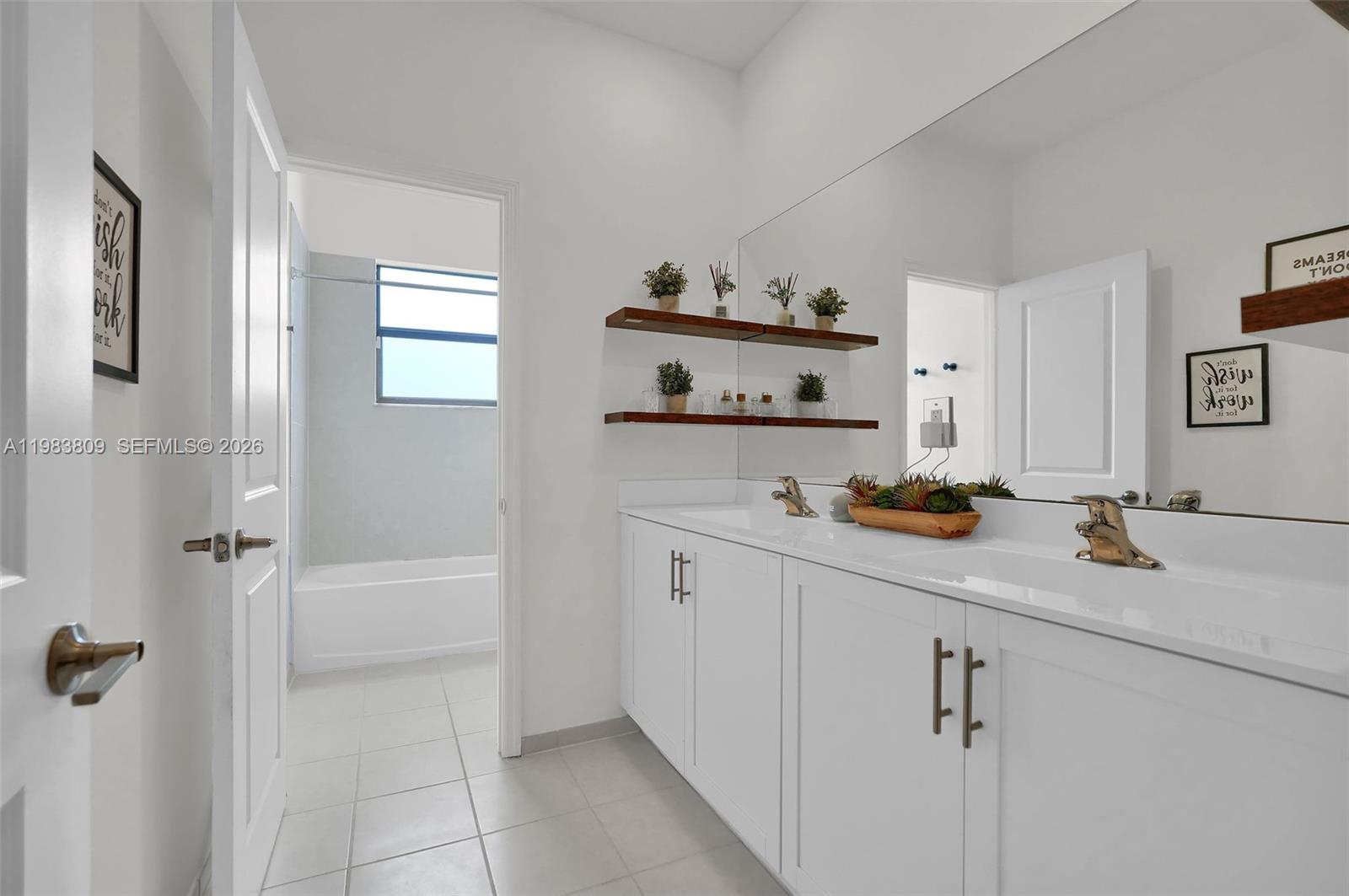 PINE ISLE - Residential