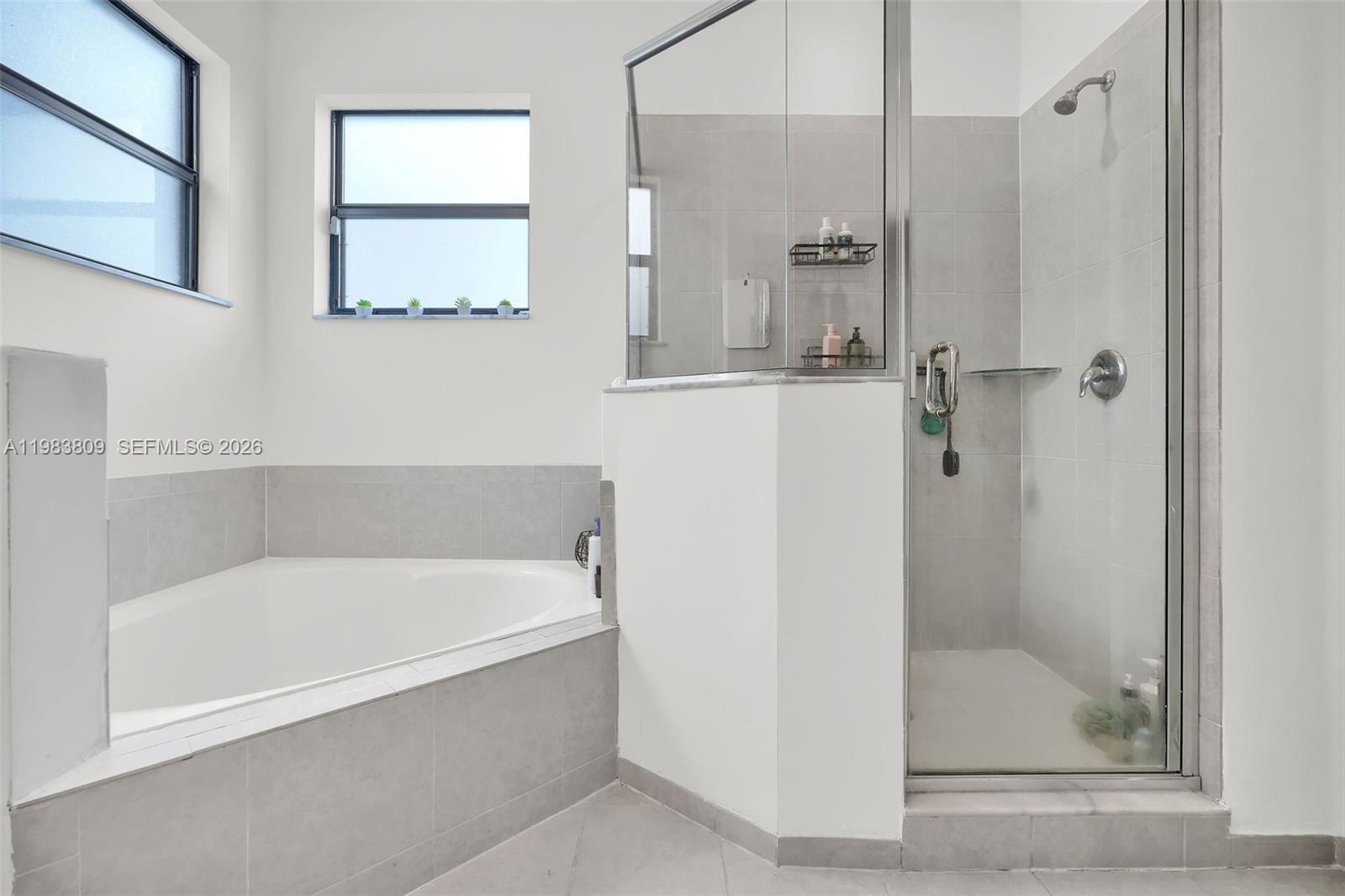 PINE ISLE - Residential