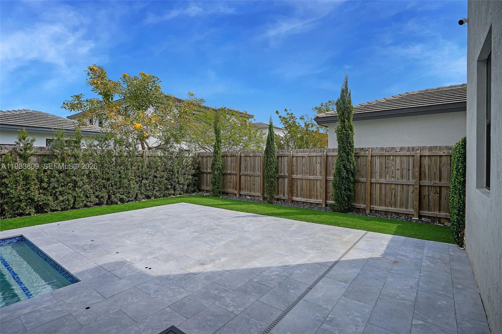 PINE ISLE - Residential