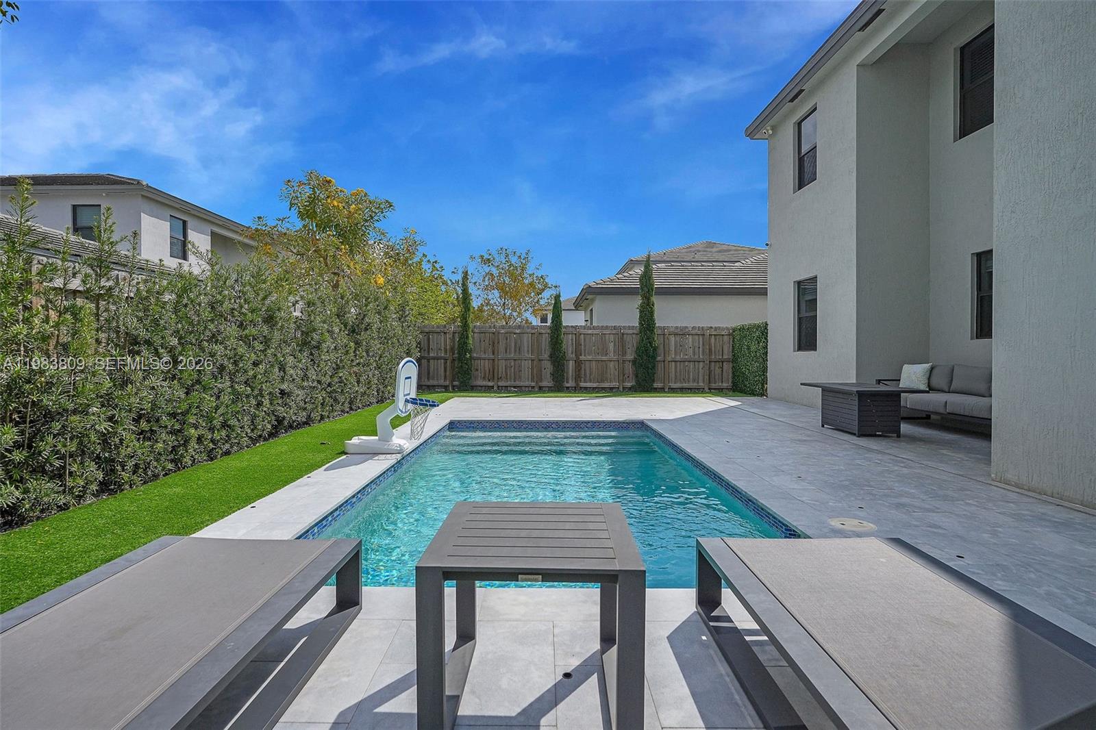 PINE ISLE - Residential