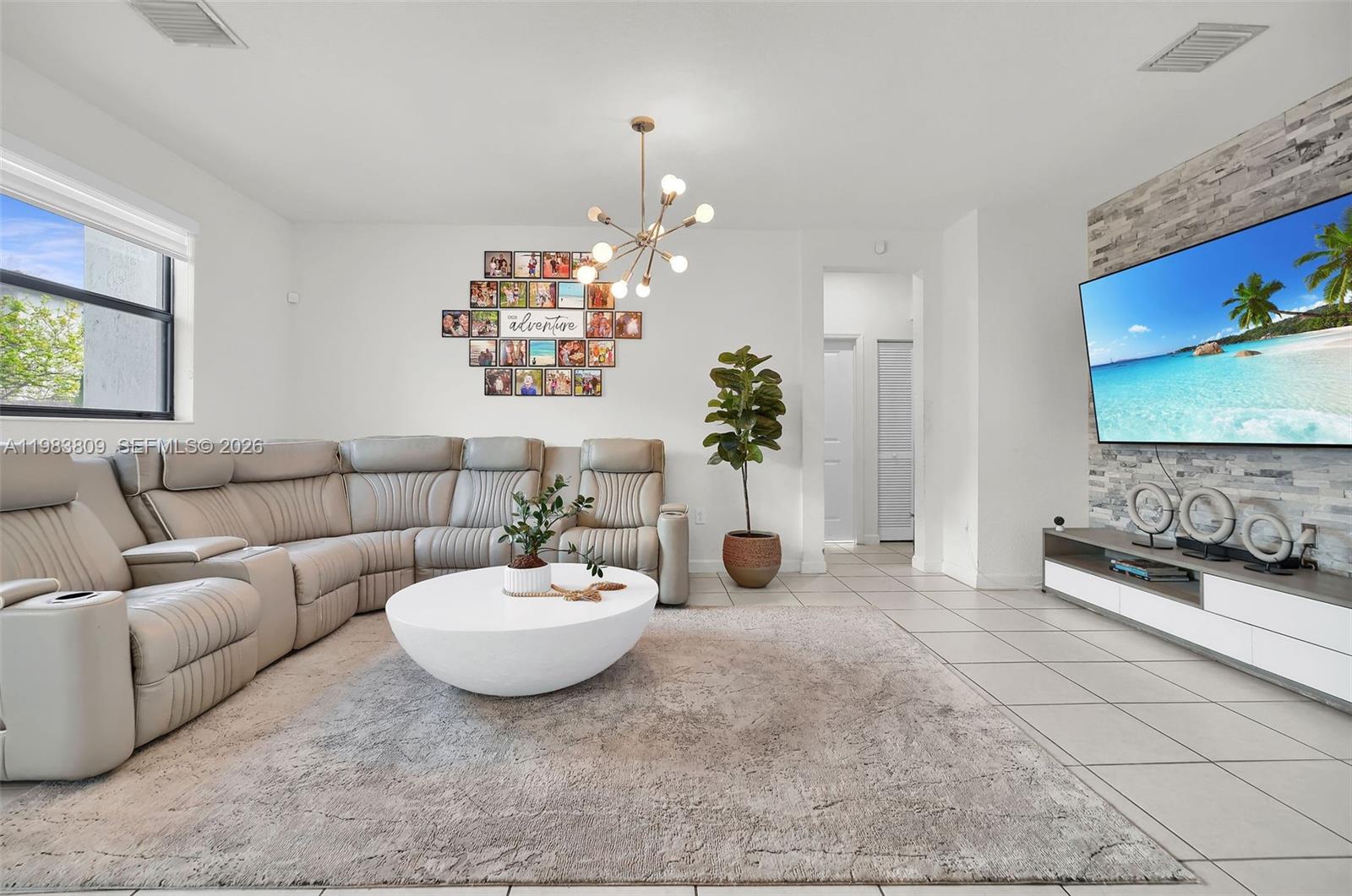 PINE ISLE - Residential