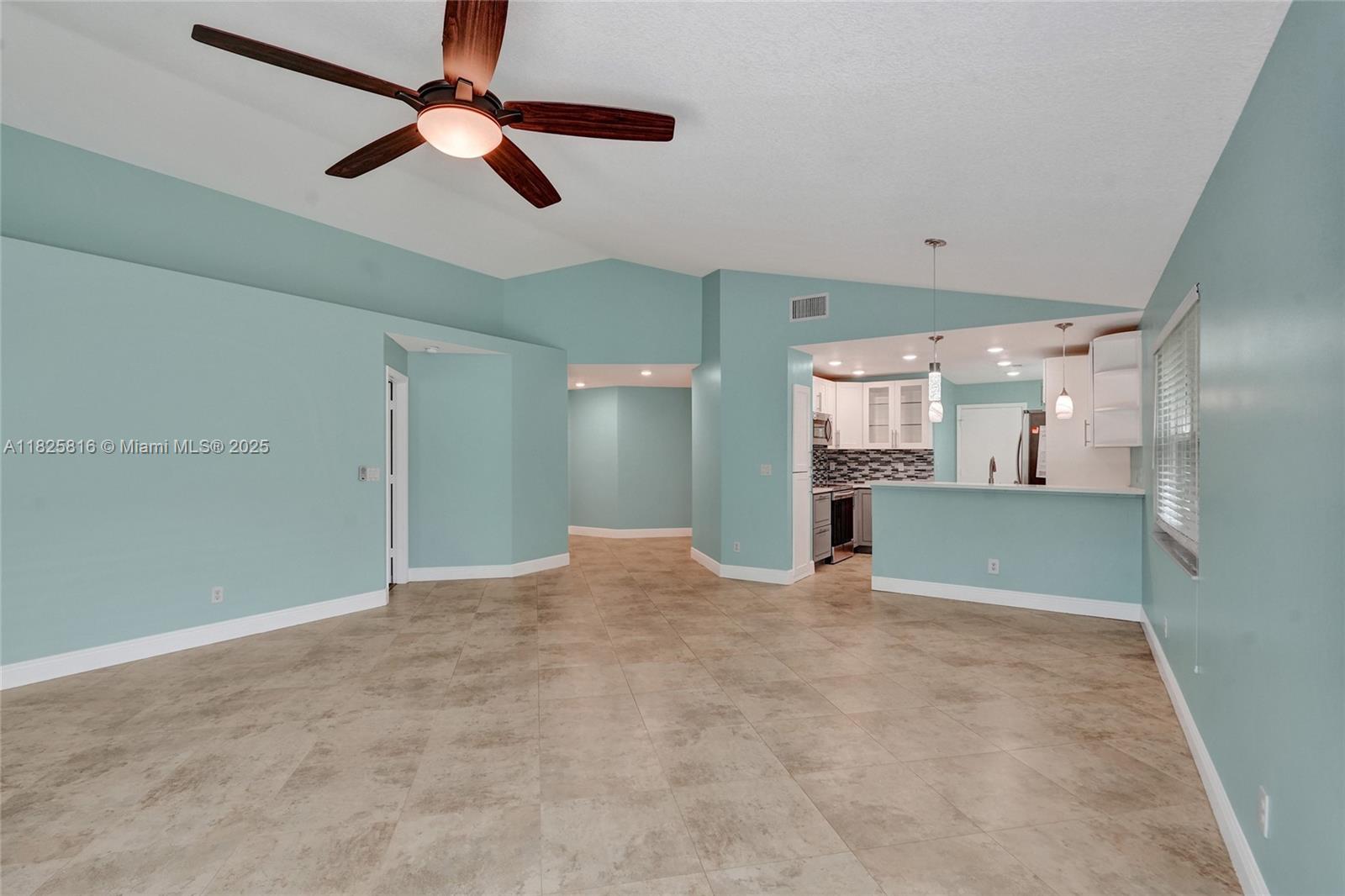 8820 Woodside Ct