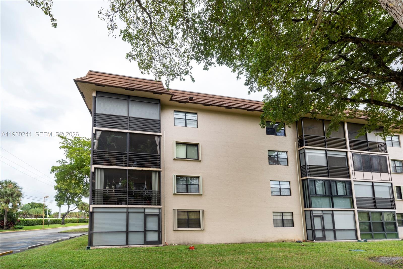 LAKES OF CARRIAGE HILLS - Residential